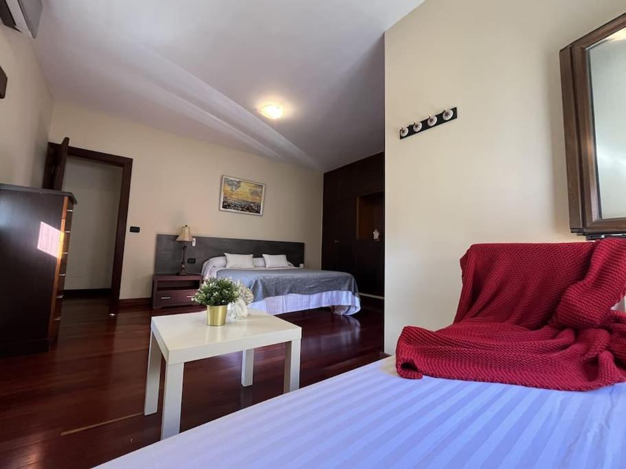 Vila Casa Con Piscina En El Centro Los Llanos De Aridane Exteriér fotografie